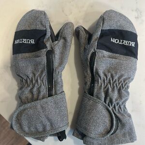 Boys Burton mittens size 6t